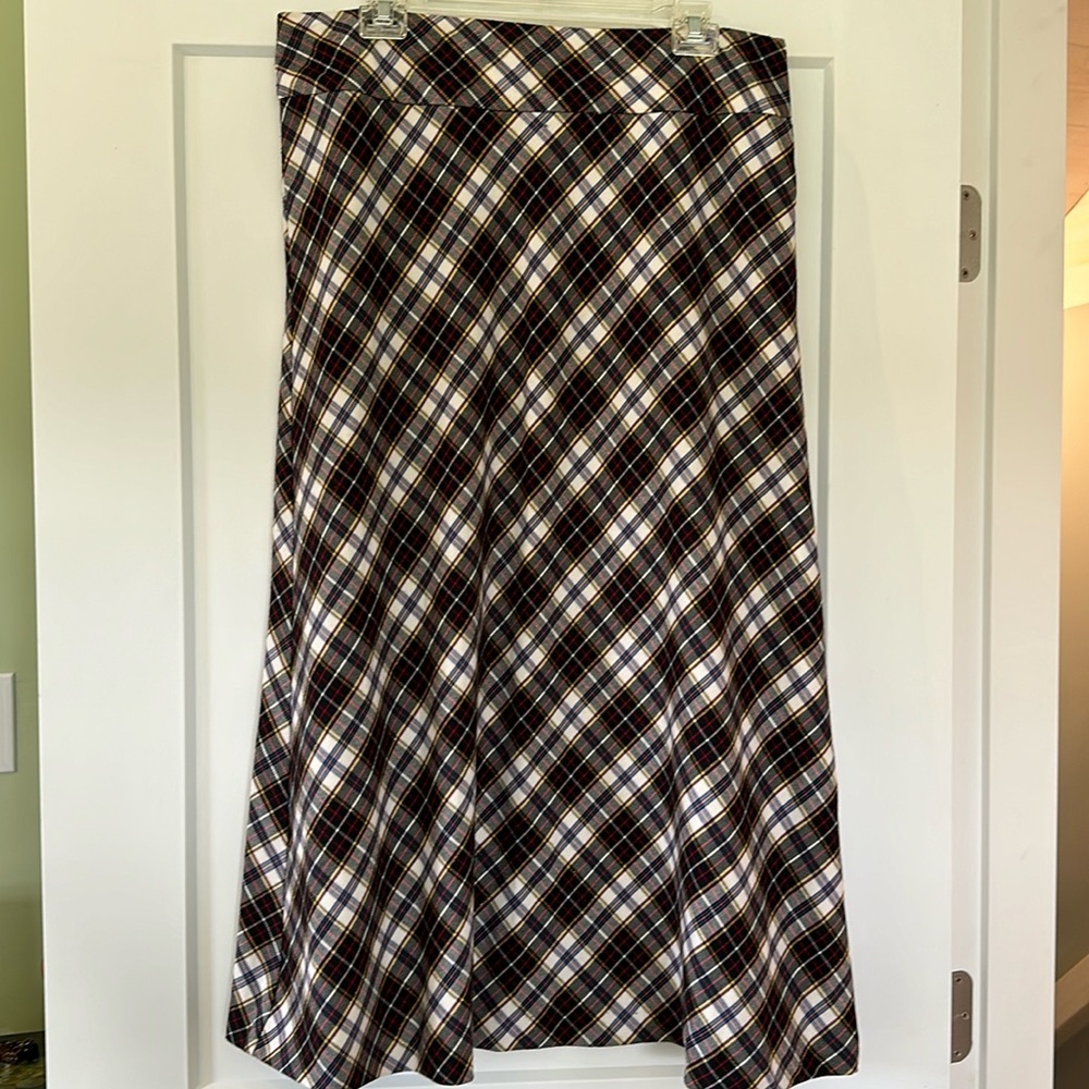 Vintage size 12  Laura Scott A-line plaid midi skirt. Black/red/blue/gold/white